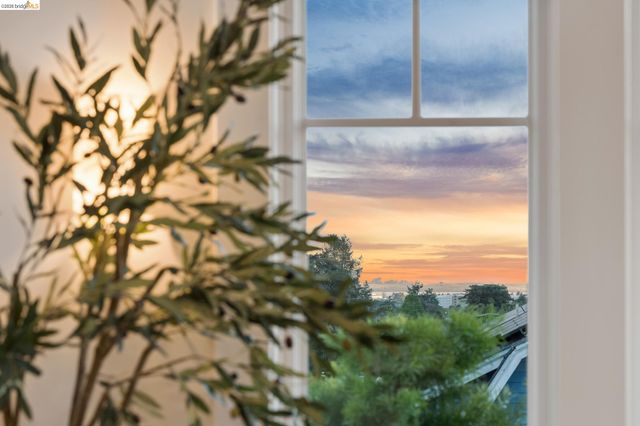 1858 San Lorenzo Ave, Berkeley, CA 94707