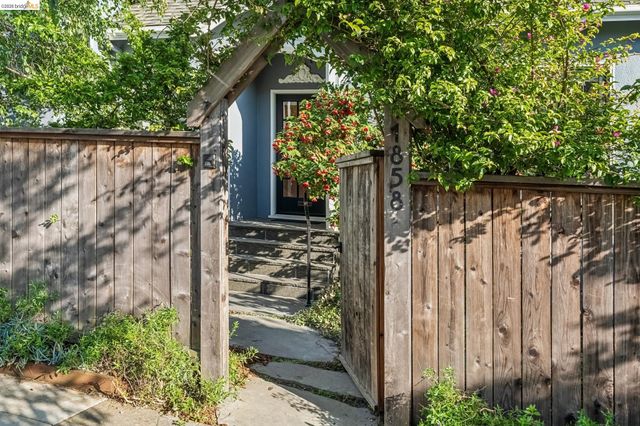 1858 San Lorenzo Ave, Berkeley, CA 94707