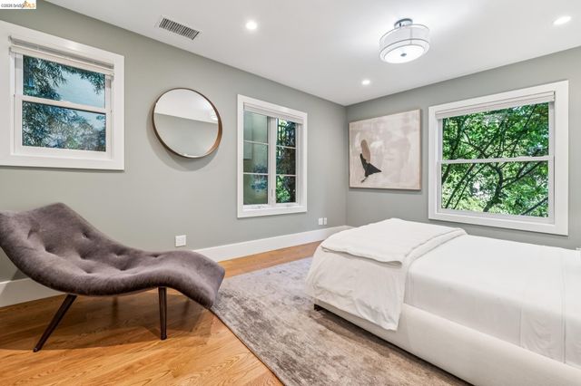 1858 San Lorenzo Ave, Berkeley, CA 94707