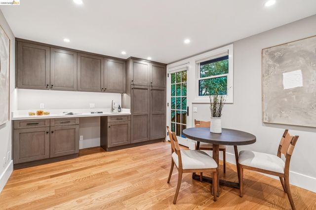 1858 San Lorenzo Ave, Berkeley, CA 94707