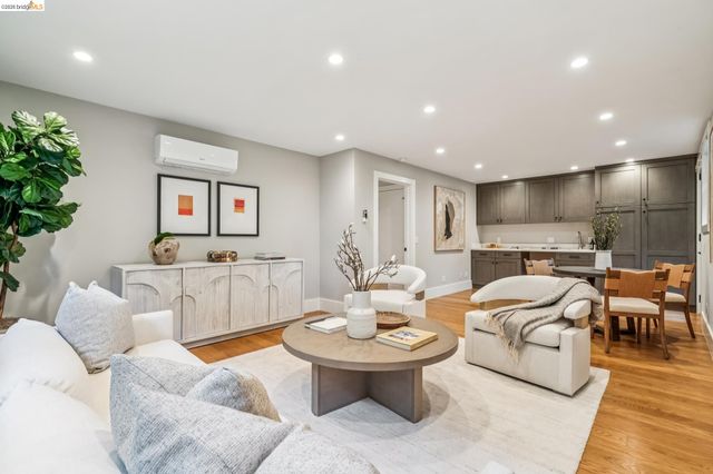 1858 San Lorenzo Ave, Berkeley, CA 94707