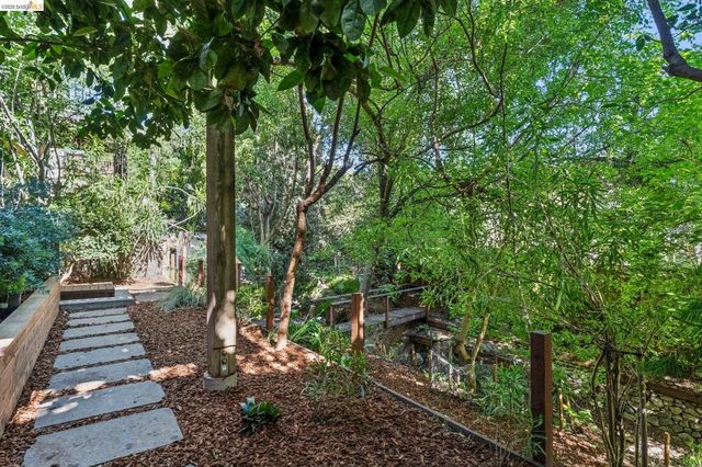 1858 San Lorenzo Ave, Berkeley, CA 94707