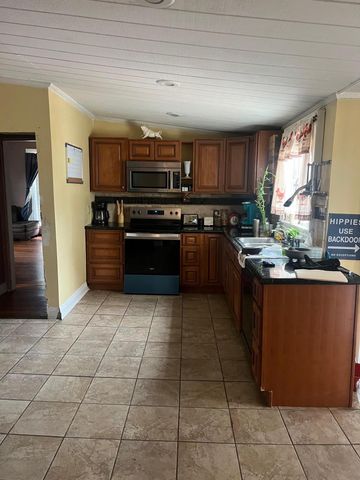 202 W Maple Avenue, Lancaster, KY 40444