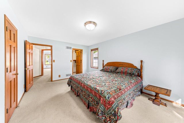 N58W24835 Cardinal COURT, Sussex, WI 53089