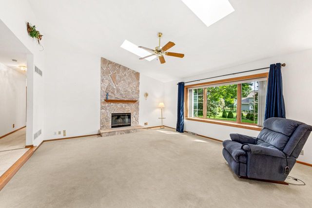 N58W24835 Cardinal COURT, Sussex, WI 53089