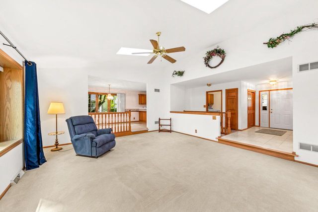 N58W24835 Cardinal COURT, Sussex, WI 53089