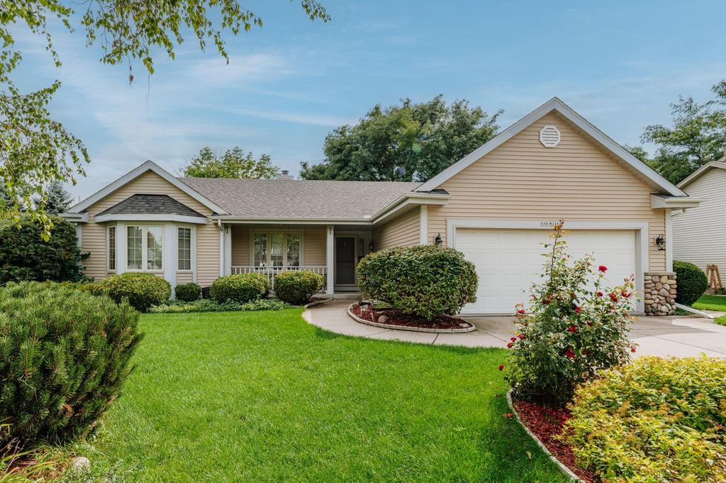 N58W24835 Cardinal COURT, Sussex, WI 53089