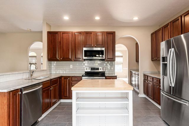 7033 Steeplebush Avenue, Westerville, OH 43082