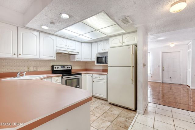 92 Fremont Ave Apt 103, Daytona Beach, FL 32114