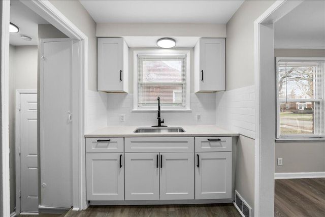 16283 Carlisle Street, Detroit, MI 48205