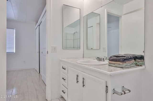 303 E SOUTH MOUNTAIN Avenue 100, Phoenix, AZ 85042