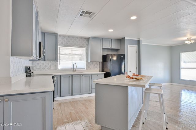 303 E SOUTH MOUNTAIN Avenue 100, Phoenix, AZ 85042