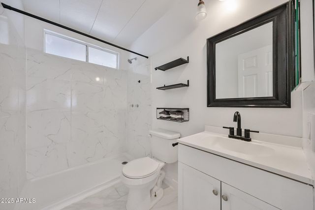 303 E SOUTH MOUNTAIN Avenue 100, Phoenix, AZ 85042