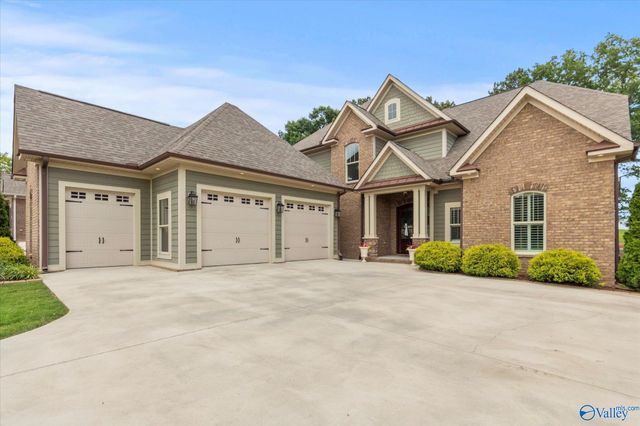 14318 Muirfield Drive, Athens, AL 35613