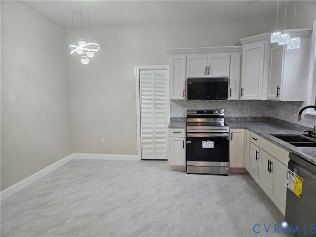 203 Lafayette Ave, Colonial Heights, VA 23834