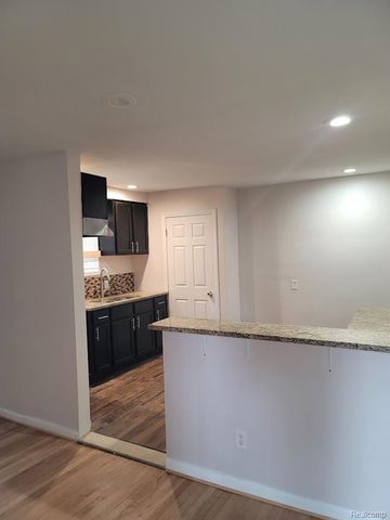 17714 AVON Avenue, Detroit, MI 48219