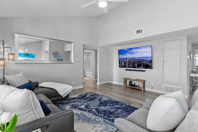 3685 Vista Campana 39, Oceanside, CA 92057