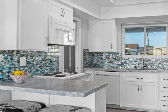 3685 Vista Campana 39, Oceanside, CA 92057