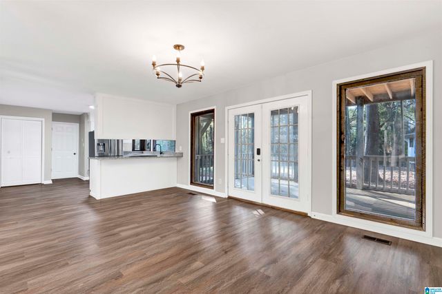 1724 KING CHARLES COURT, Alabaster, AL 35007