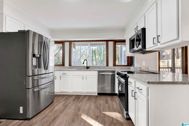 1724 KING CHARLES COURT, Alabaster, AL 35007