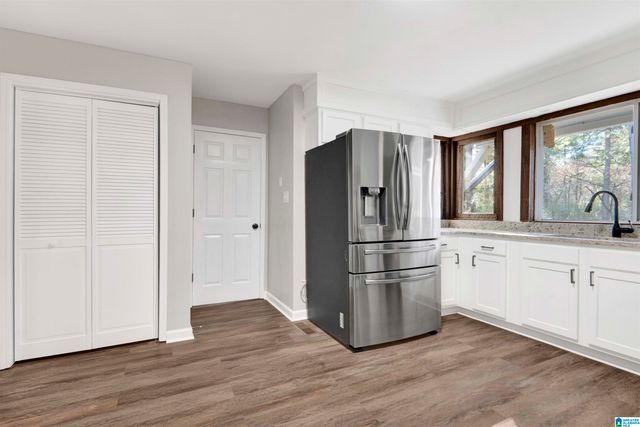 1724 KING CHARLES COURT, Alabaster, AL 35007