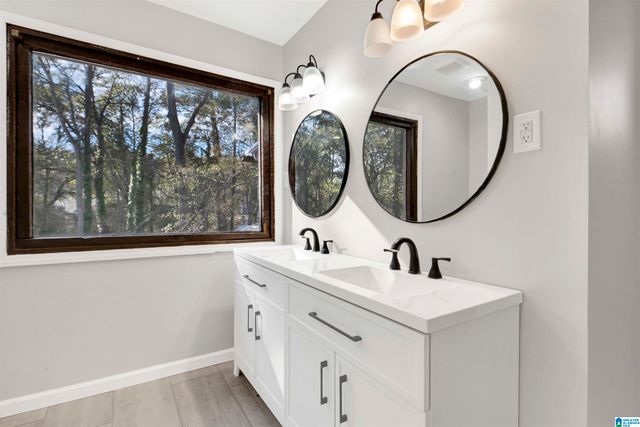 1724 KING CHARLES COURT, Alabaster, AL 35007