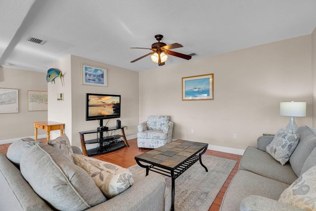 541 8th Street, Key Colony Beach, FL 33051