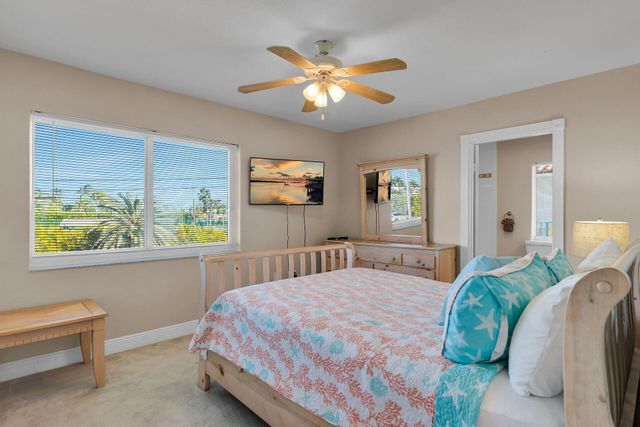 541 8th Street, Key Colony Beach, FL 33051
