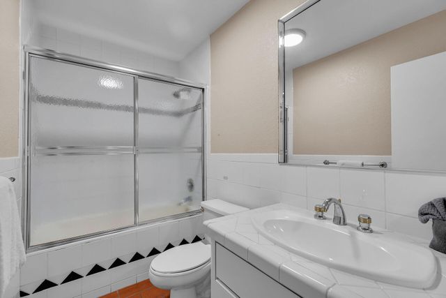 541 8th Street, Key Colony Beach, FL 33051