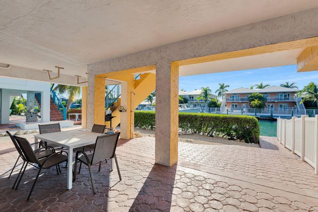 541 8th Street, Key Colony Beach, FL 33051