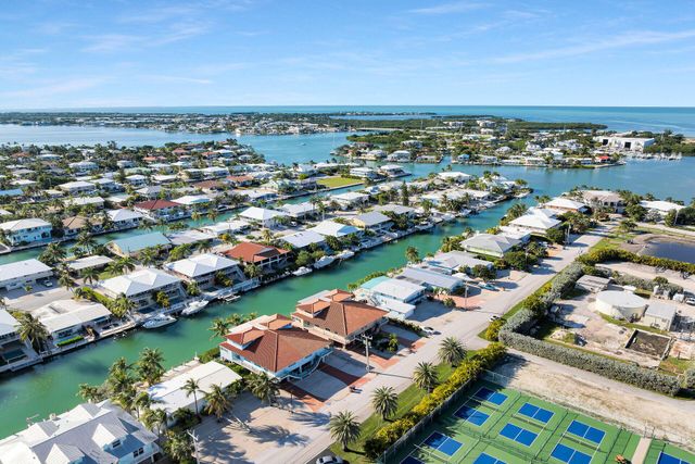 541 8th Street, Key Colony Beach, FL 33051