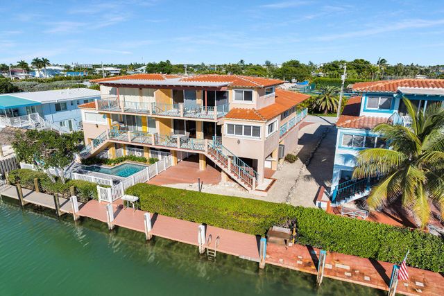 541 8th Street, Key Colony Beach, FL 33051