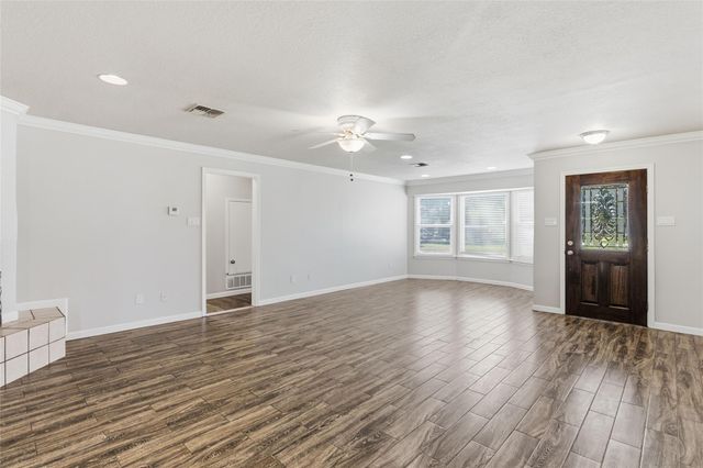 163 Lakeside DR, Seguin, TX 78155