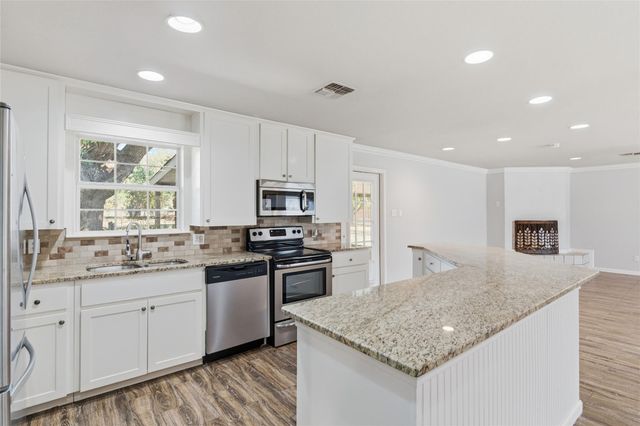 163 Lakeside DR, Seguin, TX 78155