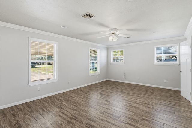 163 Lakeside DR, Seguin, TX 78155