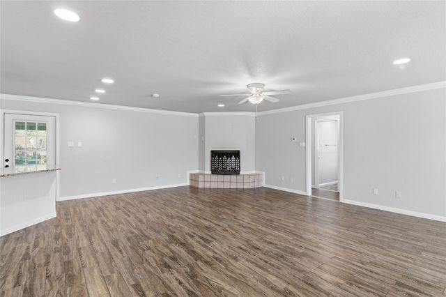 163 Lakeside DR, Seguin, TX 78155