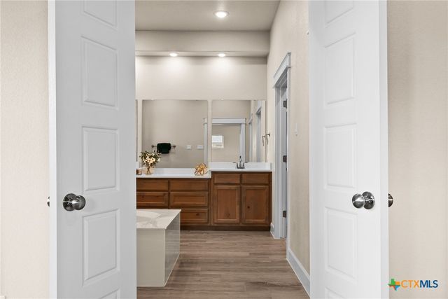 930 Inka Road, Salado, TX 76571