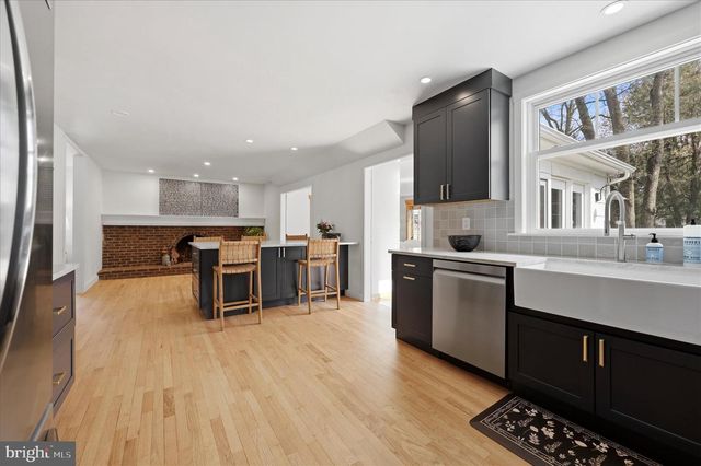 5 WINDGATE RD, Cherry Hill, NJ 08003