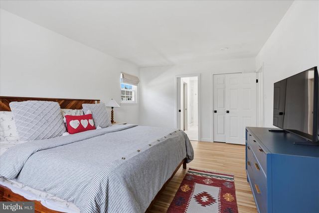 5 WINDGATE RD, Cherry Hill, NJ 08003