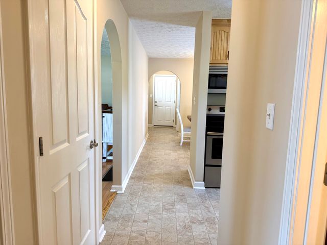 408 Sage Grass Drive, Berea, KY 40403