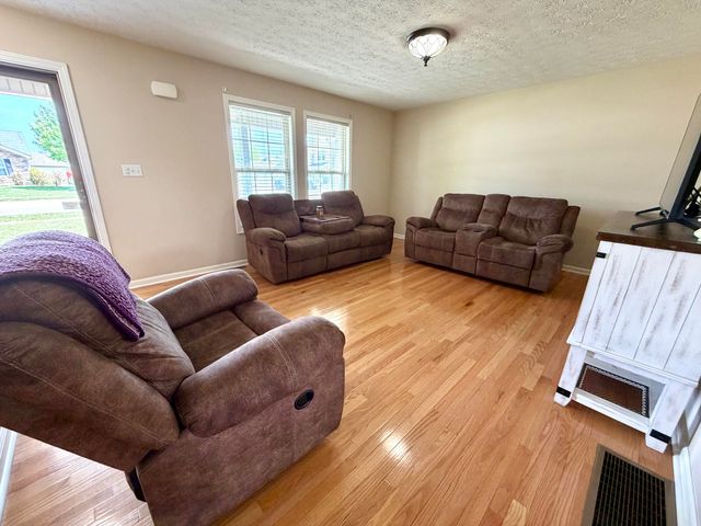 408 Sage Grass Drive, Berea, KY 40403