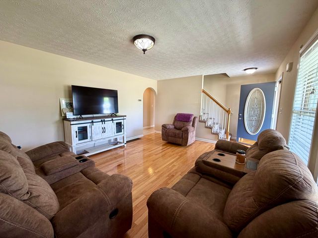 408 Sage Grass Drive, Berea, KY 40403