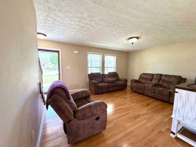 408 Sage Grass Drive, Berea, KY 40403