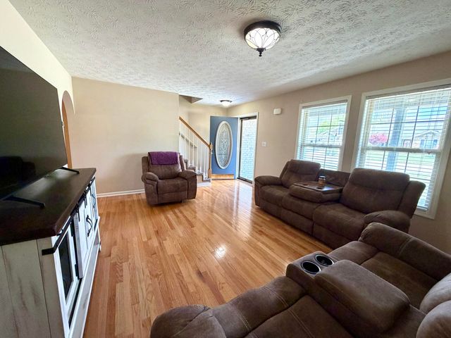 408 Sage Grass Drive, Berea, KY 40403