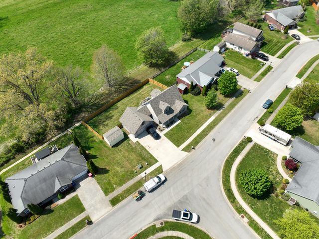408 Sage Grass Drive, Berea, KY 40403