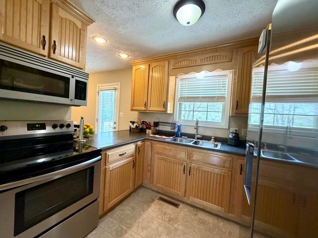 408 Sage Grass Drive, Berea, KY 40403