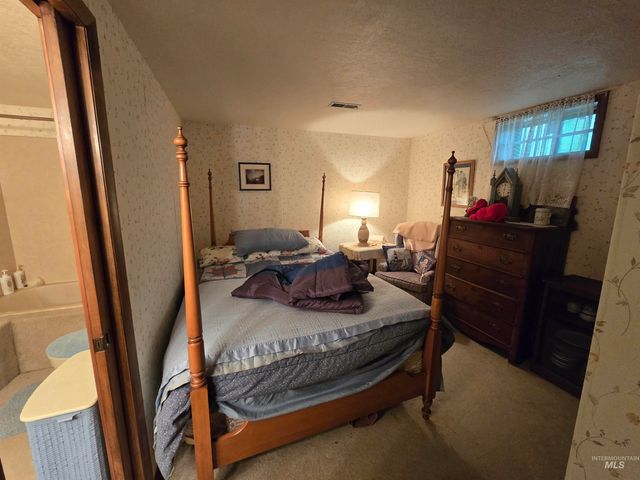 280 Meadows Lane, Twin Falls, ID 83301