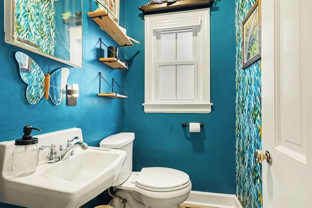 1902 Greenlawn Avenue, Kalamazoo, MI 49006