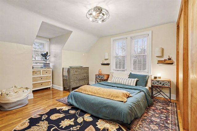 1902 Greenlawn Avenue, Kalamazoo, MI 49006