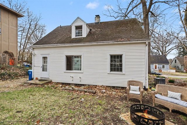 1902 Greenlawn Avenue, Kalamazoo, MI 49006